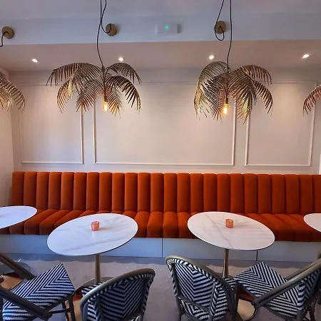 Cipro Vatican Luxury Escape