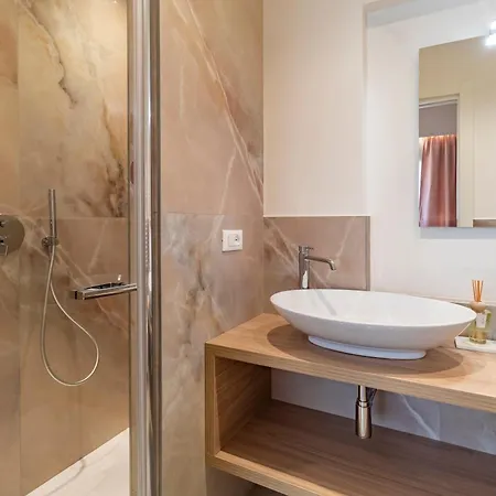 Pensión Cipro Vatican Luxury Escape