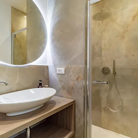 Cipro Vatican Luxury Escape